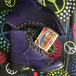 Women’s boots scuffs new yet selling as vintage